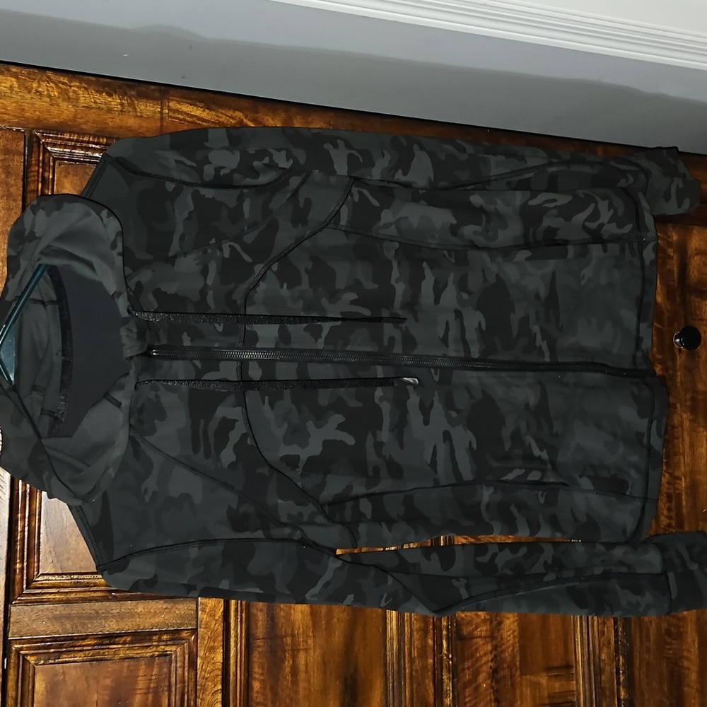Lululemon Camo Hooded Define Jacket. Sz 12 Womens. Great Condition, Nulu!